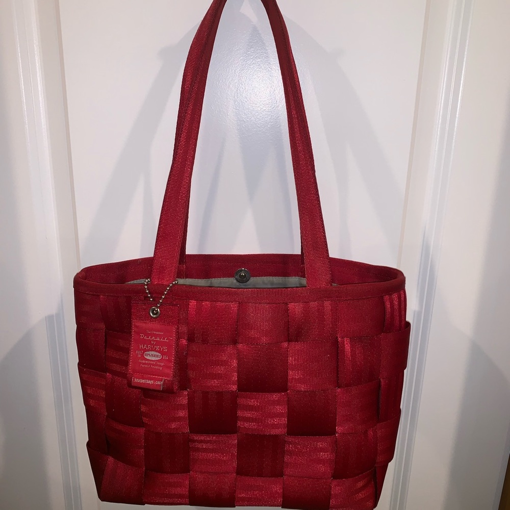 Harvey’s seatbelt bag